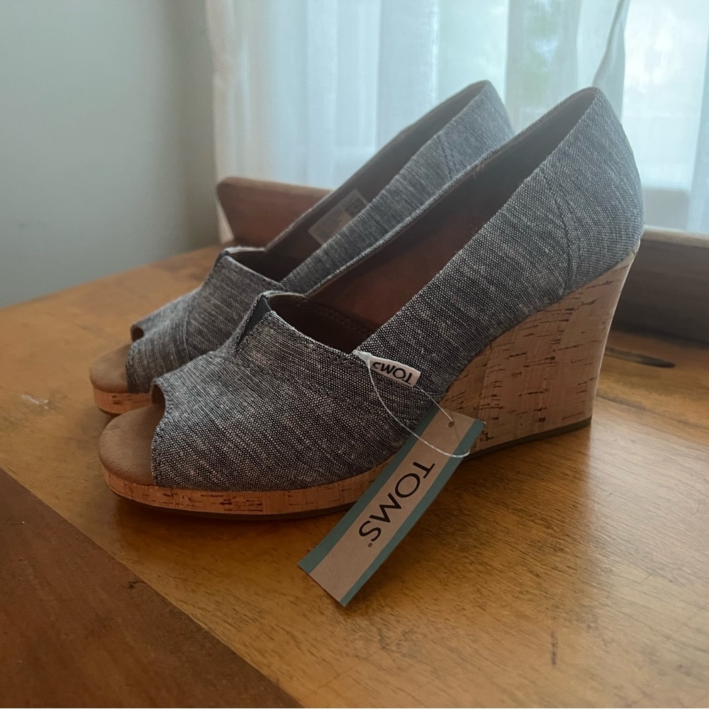 TOMS Navy Blue Chambray Wedge Peep Toe Shoes